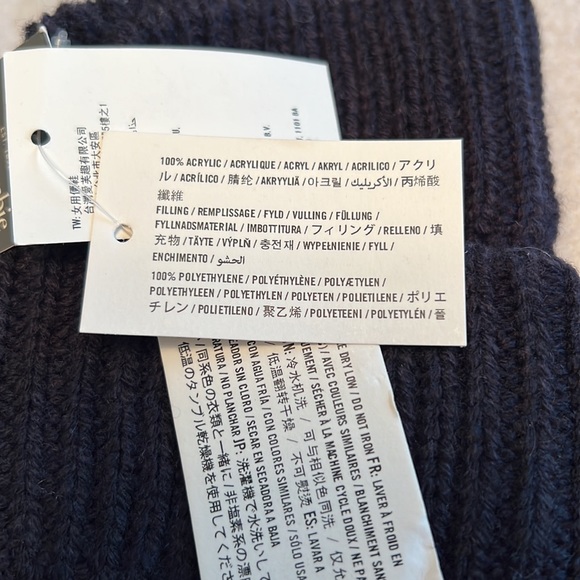 Abercrombie and Fitch slippers.  Brand new - Picture 4 of 4